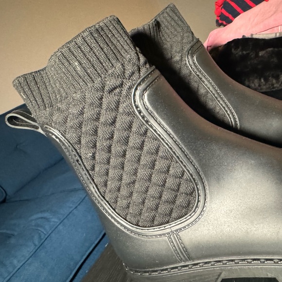 SOLD. Black rain boots with stretchy lining. Never been worn. Brand new size 9. - Picture 3 of 7